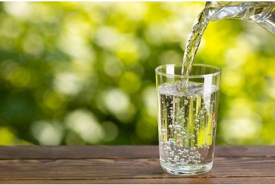 IDRATAZIONE IN ESTATE - CONSIGLI PER GRANDI E PICCINI 